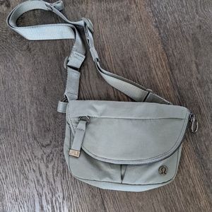Lululemon micro all night festival bag - green